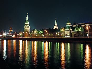Вечерняя Москва Москва сверкает огоньками, но звезды светят под Москвой Стихи о Москве